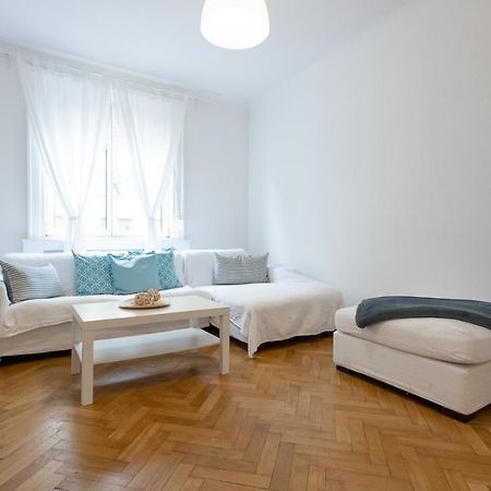 City Center Operastreet Apartment "Italy" Wenen Buitenkant foto