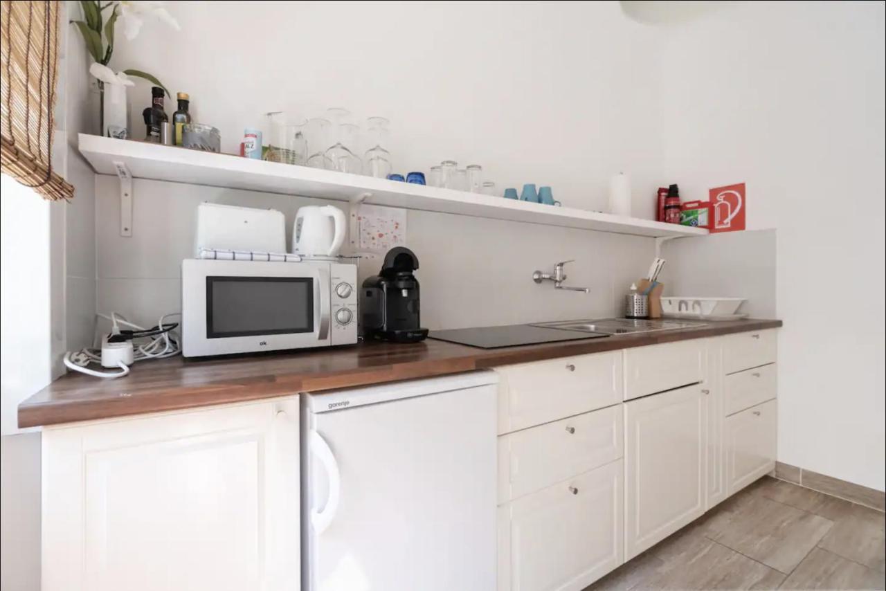 City Center Operastreet Apartment "Italy" Wenen Buitenkant foto