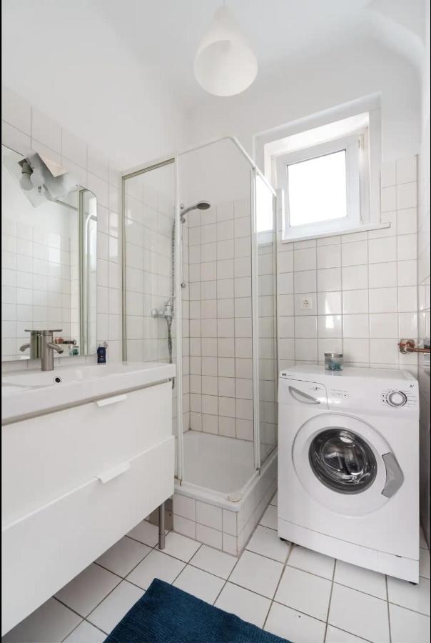 City Center Operastreet Apartment "Italy" Wenen Buitenkant foto