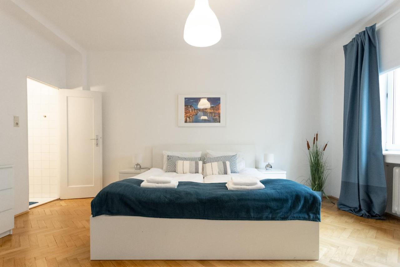 City Center Operastreet Apartment "Italy" Wenen Buitenkant foto