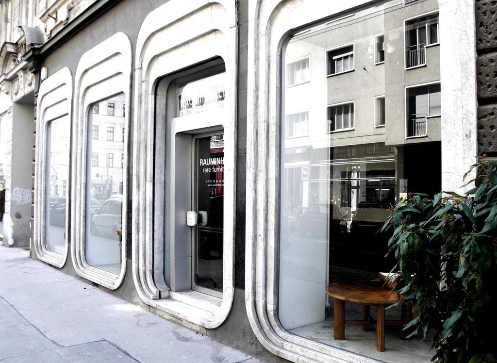 City Center Operastreet Apartment "Italy" Wenen Buitenkant foto